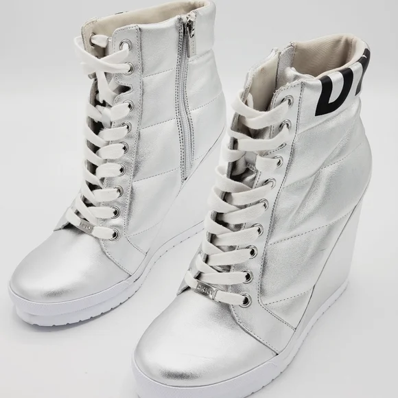 DKNY SILVER METALLIC WEDGE WOMEN SHOES SZ 8.5 - Picture 3 of 5